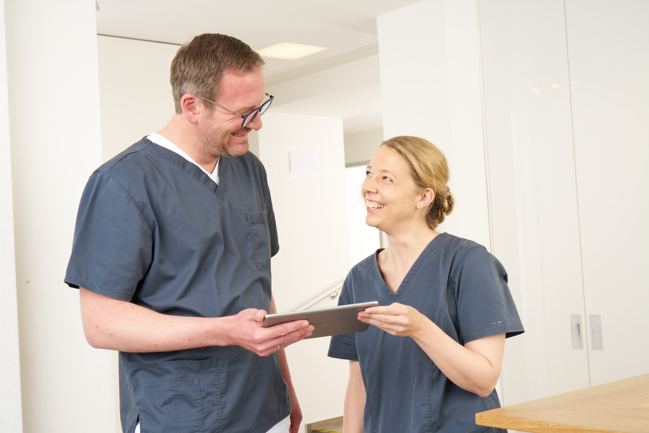 Zahnarzt Dr. Insa Krampe sorgt für einfühlsame Zahnmedizin für Special-Care-Patienten und Altersheime in Bochum